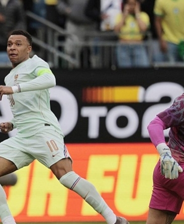 FENERBAHÇE HABERLERİ - Ederson'u topa tuttular! İşte o eleştiriler