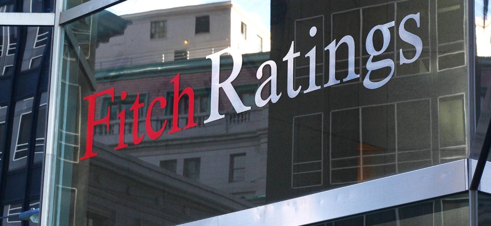 Fitch, Hürmüz Boğazındaki kapanmanın geçici olduğunu ve petrol fiyatlarını sınırlı etkileyebileceğini belirtti