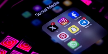 Fransız Senatosu, 15 yaşından küçüklere kısmen sosyal medya yasağı getiren tasarıyı kabul etti