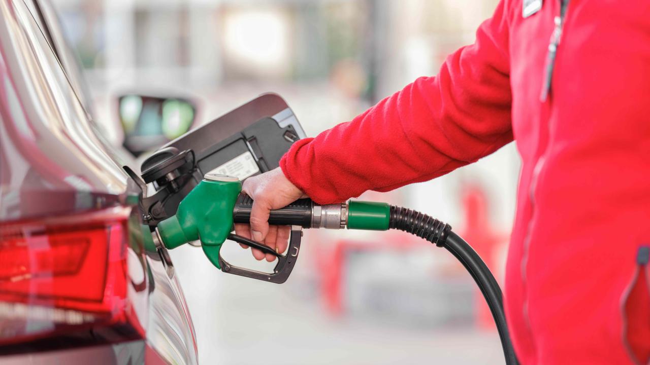 Fransızlar ve Portekizliler ucuz akaryakıt için İspanya'ya geçiyor