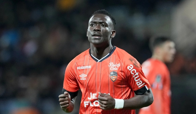 Galatasaray'a Kamerunlu orta saha: Arthur Avom!