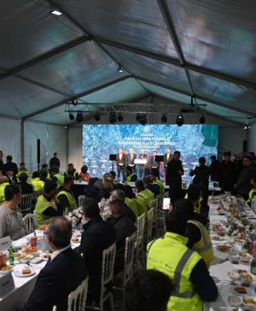 HalkalıKapıkule hızlı tren hattı ile seyehat süresinin 1,5 saate düşürülmesi planlanıyor