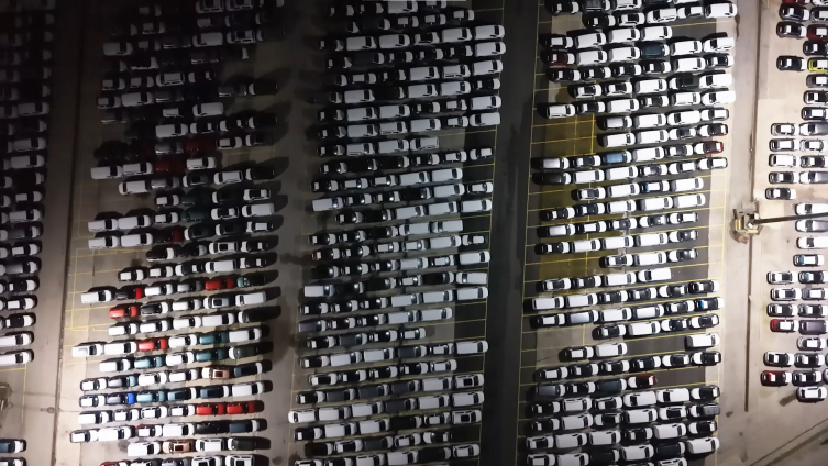 Haydarpaşa Limanı sıfır araçlarla doldu