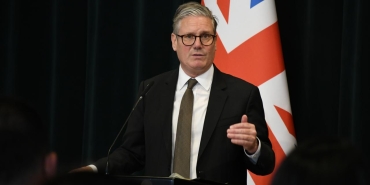 İngiltere, İran'ı vurmak için ABD'ye üslerini kullanma izni verdi