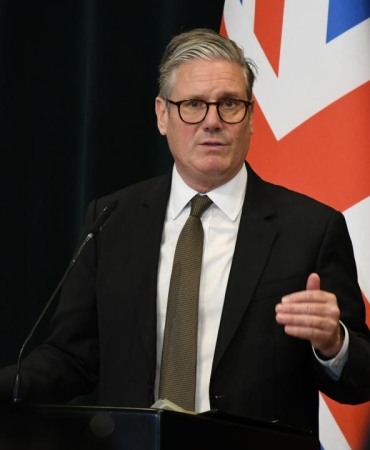 İngiltere, İran'ı vurmak için ABD'ye üslerini kullanma izni verdi