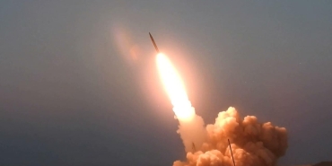 İran: ABD ve İsrail'in askeri merkezlerine bir tondan ağır hassas füzeler ateşlendi