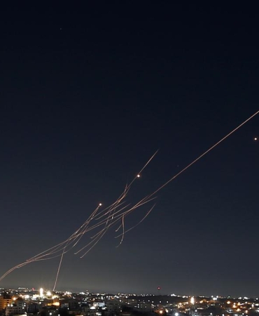 İran, İsrail'in Ben Gurion Havalimanı'ndaki 3 özel uçağı vurdu