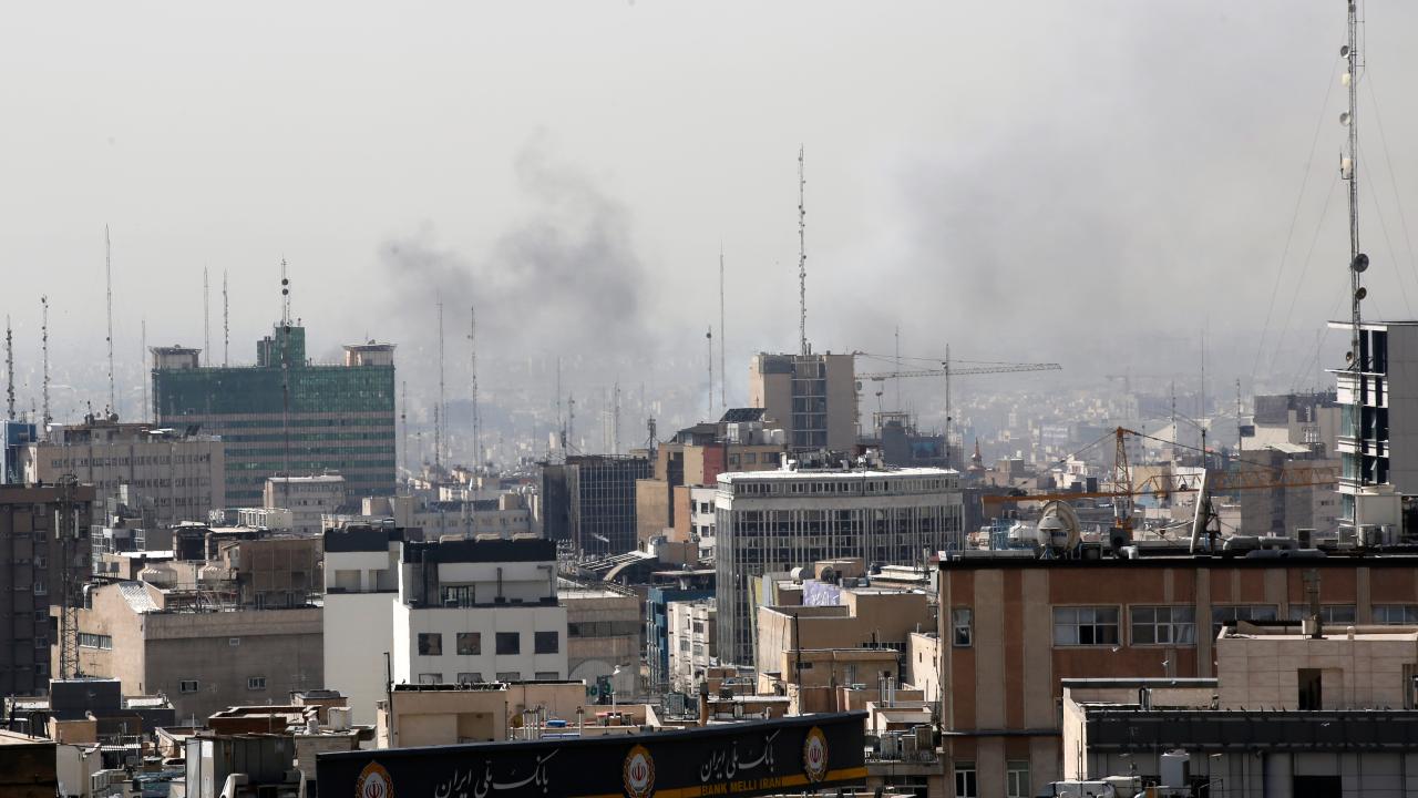 İran Kızılayı: ABDİsrail'in saldırılarında 13 bin 785 sivil birim hasar gördü