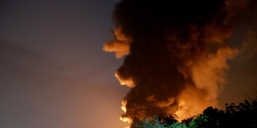 İran: Tahran ve Elburz'da vurulan petrol depolarındaki stok önceden en az seviyeye indirilmişti