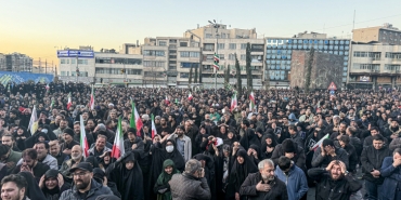 İran'da Hamaney'in ölümünün ardından gösteriler düzenlendi
