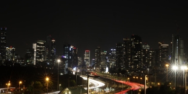 İran'dan ateşlenen füzeler nedeniyle İsrail'in birçok kentinde sirenler çaldı