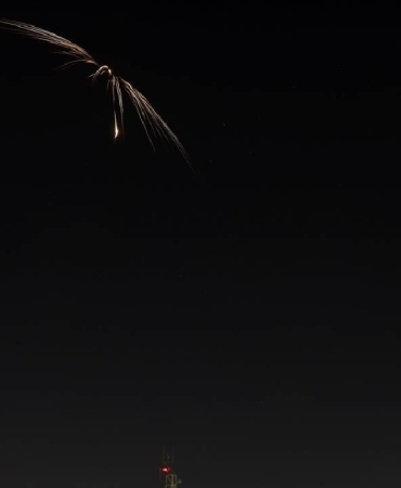 İran'dan İsrail'e fırlatılan füzeler Tel Aviv semalarında görüntülendi