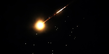 İran'dan İsrail'e füze misilleme saldırıları başladı