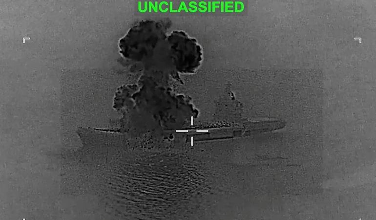 İranlı Tümgeneral Hatemi, ABD'nin İran donanma gemisine saldırısının cevapsız kalmayacağını söyledi