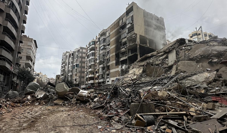 İşgalci İsrail ordusu, Dahiye bölgesine hava saldırıları düzenliyor