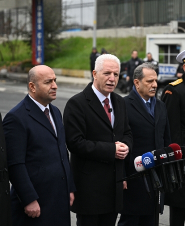 İstanbul Valisi Gül, polis denetim noktasını ziyaret etti