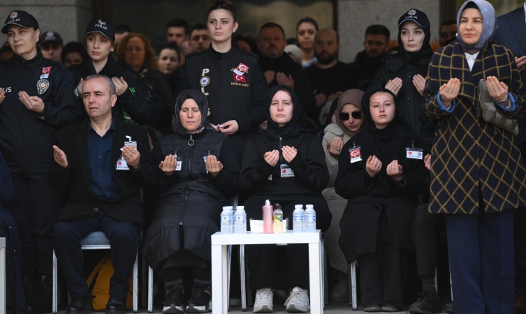 İstanbul'da kazada şehit olan polisimiz son yolculuğuna uğurlandı