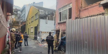 İstanbul'da yangın: 1 bebek hayatını kaybetti, 2 kişi yaralandı