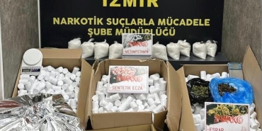 İzmirde 366 bin 400 uyuşturucu hap ele geçirildi