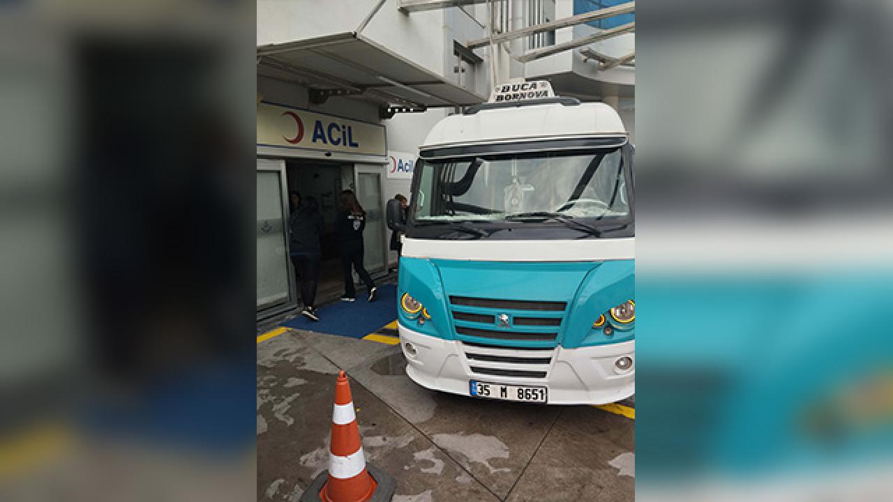 İzmir'de ilginç olay: Dolmuşta doğum yaptı