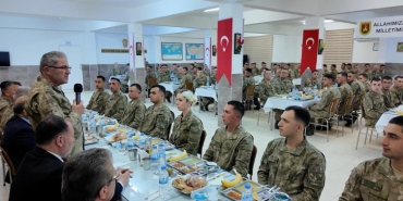 Kara Kuvvetleri Komutanı Tokel, KKTCde