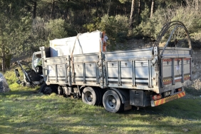 Karabük'te otomobille kamyon çarpıştı: 2 ölü, 4 yaralı
