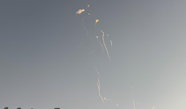 Katar ve BAE İran'dan fırlatılan balistik füzeleri engellediğini duyurdu