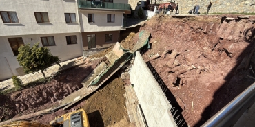 Kocaeli'de istinat duvarı çöktü