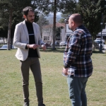 Köpeğini gezdirirken başıboş pitbullun saldırısına uğradı