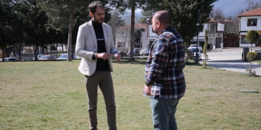 Köpeğini gezdirirken başıboş pitbullun saldırısına uğradı