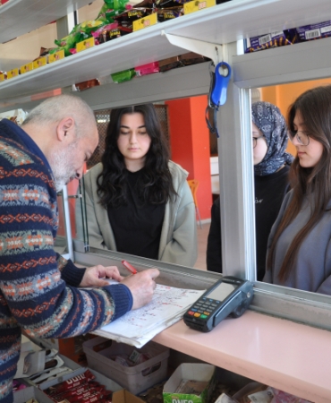 Lise öğrencilerinden ramazan dayanışması