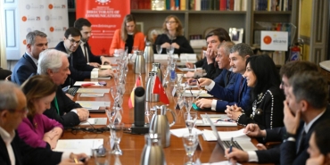 Madrid'de 'Belirsizliği Yönetmek, Dönüşümü Yönlendirmek: Dönüm Noktasında NATO' paneli düzenlendi