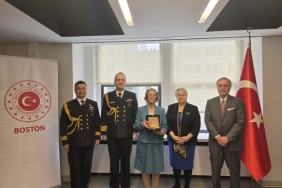 MSB'den NASA'da çalışan Türk asıllı Kumrucu'ya 'anı plaketi'