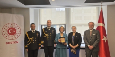 MSB'den NASA'da çalışan Türk asıllı Kumrucu'ya 'anı plaketi'