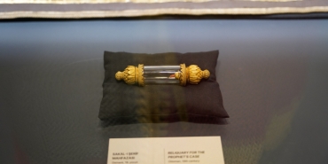 'Osmanlı Sultanlarının Sevdası: Kutsal Emanetler' sergisi Rami Kütüphanesi'nde açıldı