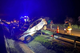 Otomobil SUV tipi araçla çarpıştı: 2 ölü, 4 yaralı