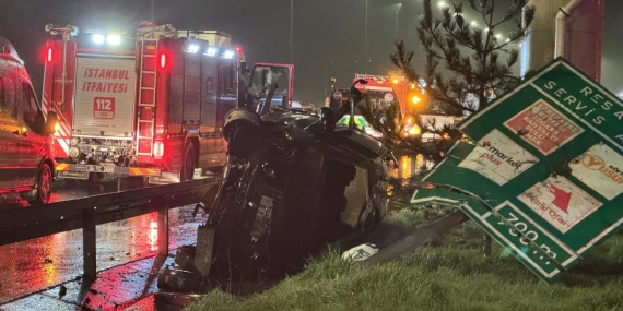 Otoyolda minibüs refüje çıktı: 1 ölü, 1 yaralı