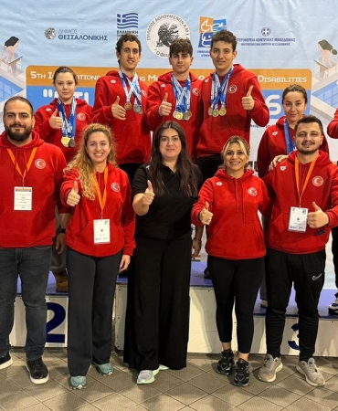 Özel milli yüzücüler, Yunanistan'dan 24 madalyayla döndü