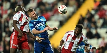 Samsunspor Antalya'da çeyrek final biletini aldı! İşte maçın özeti