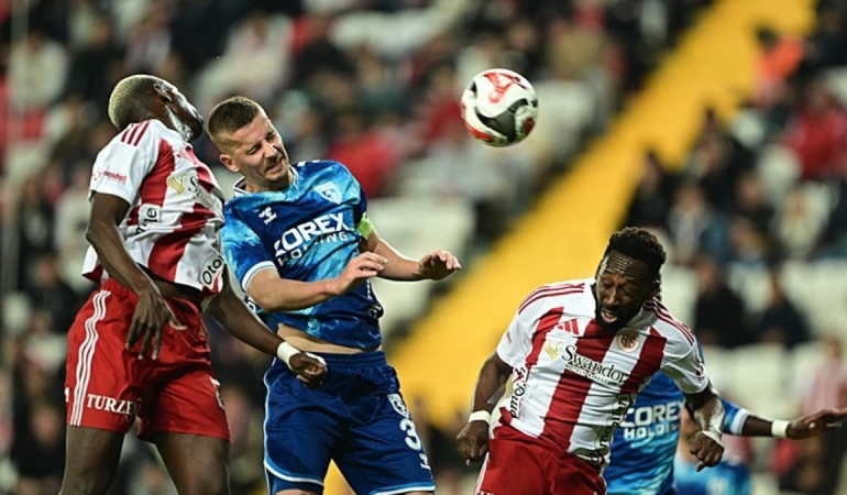 Samsunspor Antalya'da çeyrek final biletini aldı! İşte maçın özeti