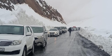 ŞırnakHakkari kara yolu yeniden ulaşıma açıldı