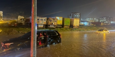 Şırnak'ta sel: Araçlarda mahsur kalanlar kurtarıldı