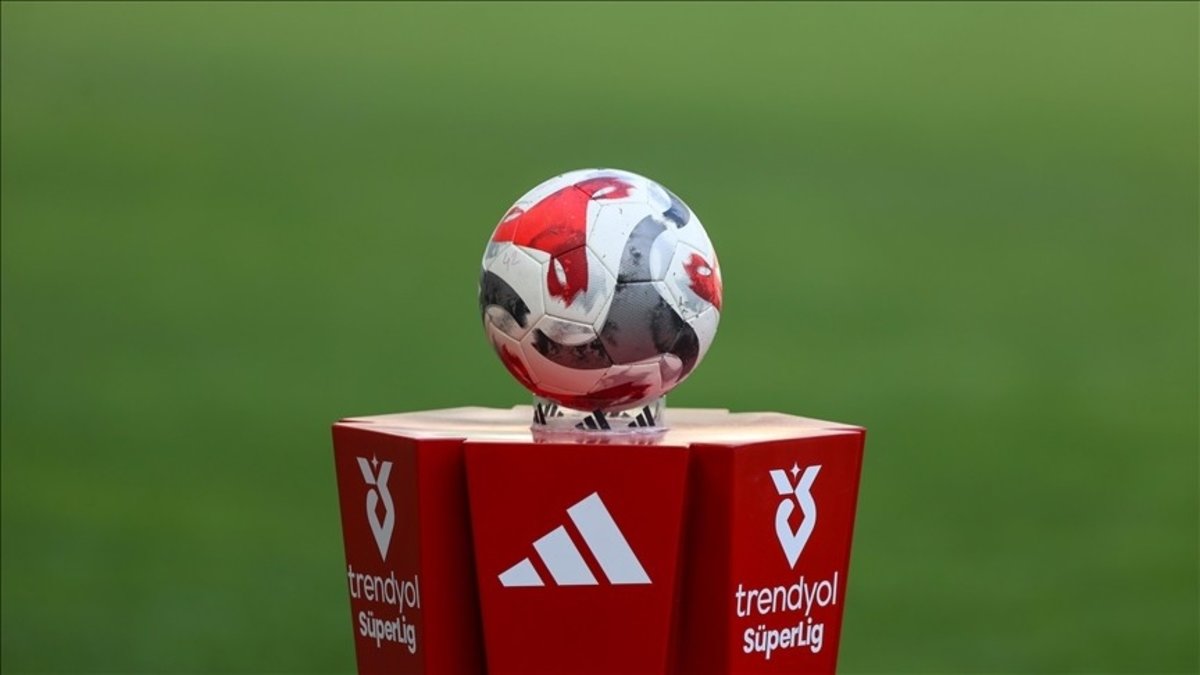 Süper Lig'de Galatasaray-Fenerbahçe derbisinin tarihi belli oldu!