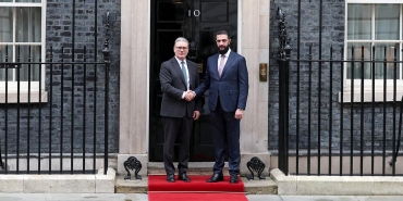 Suriye Cumhurbaşkanı Şara, İngiltere Başbakanı Starmer'la görüştü