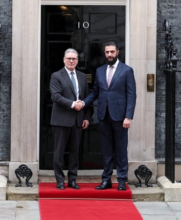 Suriye Cumhurbaşkanı Şara, İngiltere Başbakanı Starmer'la görüştü