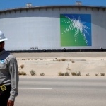 Suudi Arabistan'daki Ras Tanuradaki Suudi Aramco tesislerinde İHA saldırısı sonrası yangın çıktı