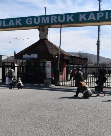 Ticaret Bakanlığı: İran sınır kapılarında olağanüstü durum yok