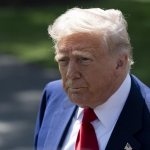 Trump'tan İran mesajı: Ağır darbe alıyorlar