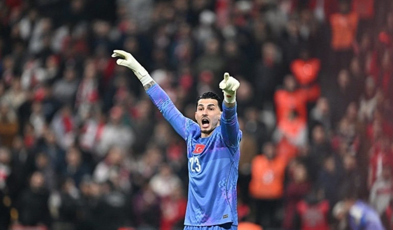 Uğurcan Çakır'dan kritik kurtarış! İşte o pozisyon