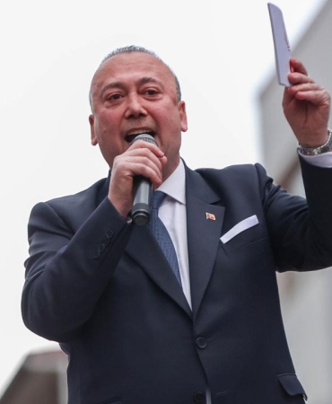 Uşak Belediye Başkanı Özkan Yalım görevden uzaklaştırıldı